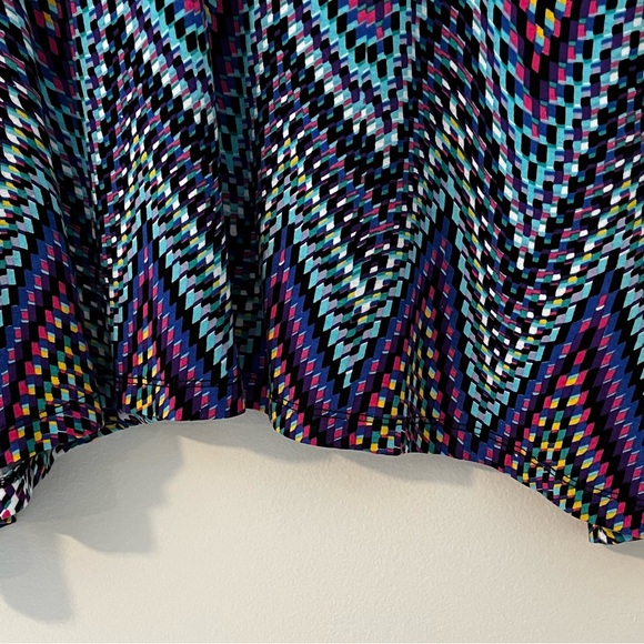 Premise Colorful Swing Top - Picture 4 of 9